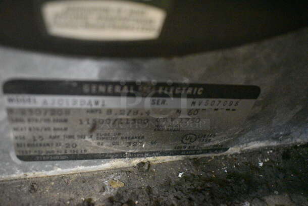 General Electric Model AJC12DAW1  Air Conditioning Window Unit. 26x20x26 - Image 5 of 8