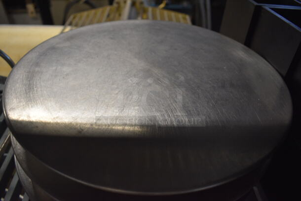 5 Metal Round Cake Stands. 12.5x12.5x1.5. 5 Times Your Bid! - Image 3 of 7
