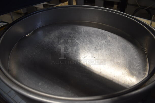 6 Various Metal Round Baking Pans. Includes 23x23x3. 6 Times Your Bid! - Image 3 of 4