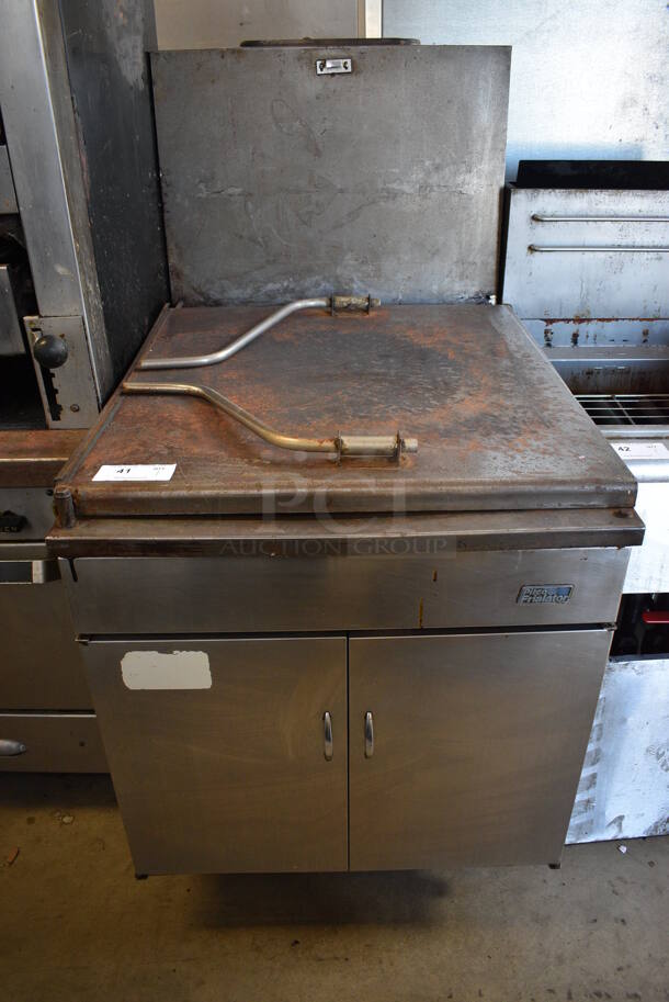 WOW! Pitco Frialator Model 24P-E Commercial Stainless Steel Natural Gas Powered Donut Fryer. 120,000 BTU. 29.5x43x55
