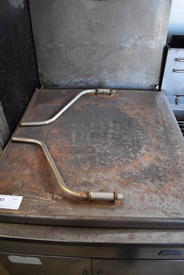 WOW! Pitco Frialator Model 24P-E Commercial Stainless Steel Natural Gas Powered Donut Fryer. 120,000 BTU. 29.5x43x55 - Image 4 of 9