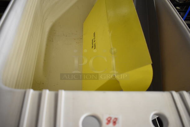 White Poly Single Bay Sink. 18x23x15. Legs 22" - Image 2 of 6