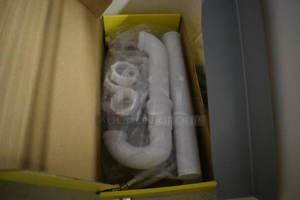 White Poly Single Bay Sink. 18x23x15. Legs 22" - Image 3 of 6