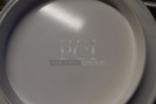 10 White Poly Round Stands. Includes 9.5x9.5x1. 10 Times Your Bid! - Image 4 of 5