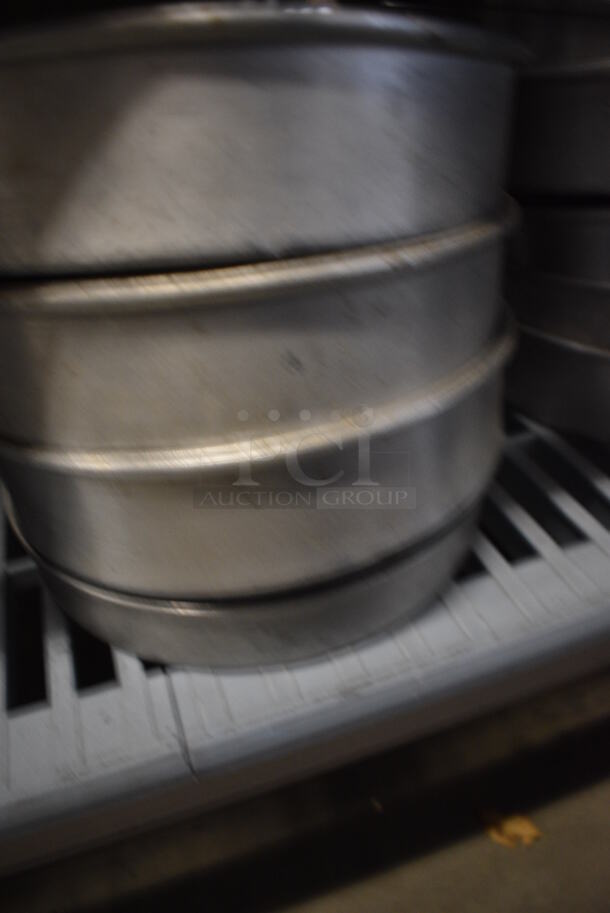 4 Metal Round Baking Pans. 8.5x8.5x2. 4 Times Your Bid! - Image 4 of 4
