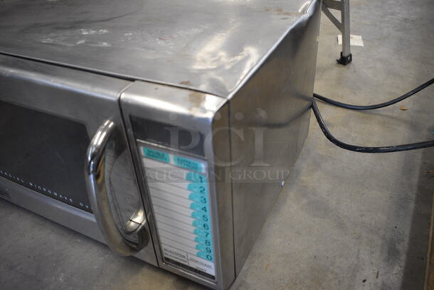 Sharp Model R-21LTF Commercial Microwave Oven. 20.5x16x11 - Image 3 of 7