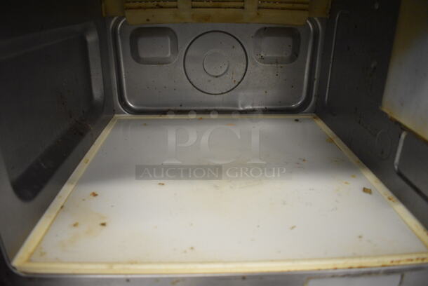 Sharp Model R-21LTF Commercial Microwave Oven. 20.5x16x11 - Image 5 of 7