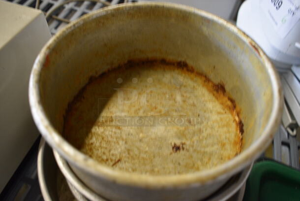 4 Various Metal Round Baking Pans. Includes 7.5x7.5x3. 4 Times Your Bid! - Image 2 of 4