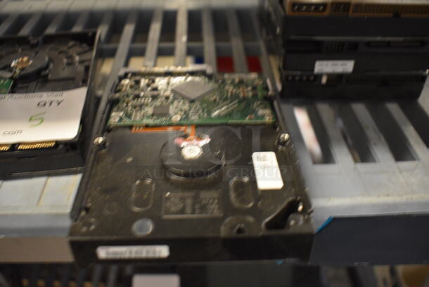 5 Hard Drives; Seagate 40gb, Seagate 500gb, Western Digital 40gb, Western Digital 500gb, and Western Digital 80gb. 4x5.5x1. 5x Your Bid - Image 2 of 8