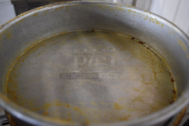 8 Metal Round Baking Pans. 8.5x8.5x2. 8 Times Your Bid! - Image 4 of 5