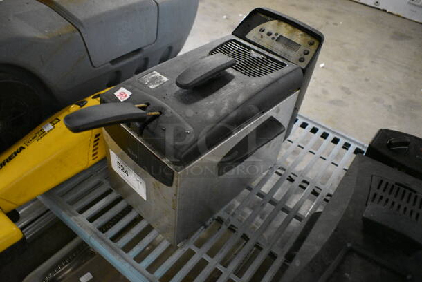 Presto Metal Countertop Electric Powered Fryer w/ Basket and Lid. 10.5x20x11 - Image 2 of 6