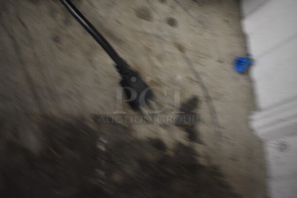 TPI Black Metal Commercial Fan. 22x8x22 - Image 5 of 5