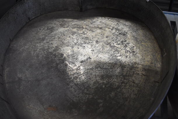 4 Various Metal Heart Shaped Nesting Baking Pans. 4 Times Your Bid! - Image 4 of 6