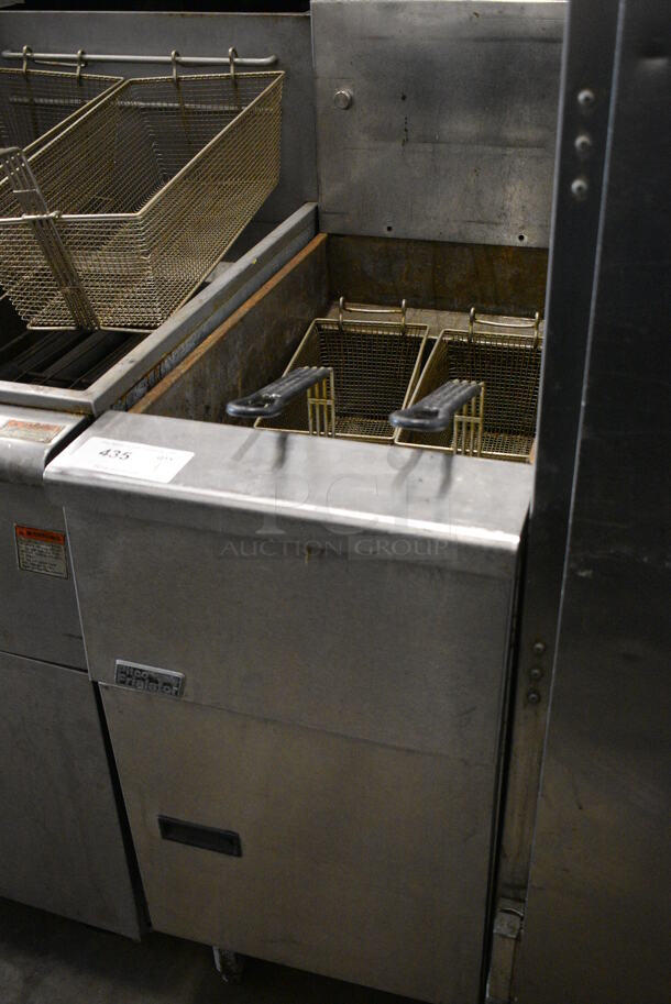 NICE! Pitco Frialator Model SG14 Stainless Steel Commercial Natural Gas Powered Deep Fat Fryer w/ 2 Metal Fry Baskets. 110,000 BTU. 15.5x34x46 - Image 3 of 7