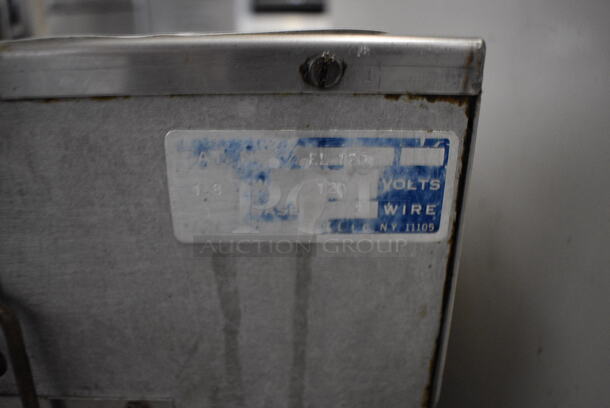 Cecilware Metal Commercial Countertop Electric Powered Fryer w/ 2 Metal Fry Baskets. 12x20x17 - Image 6 of 7