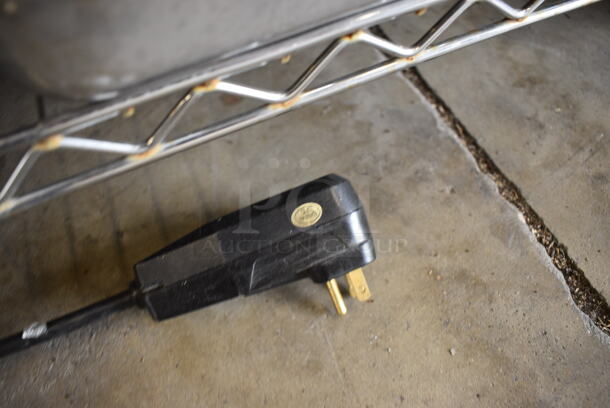 WOW! 2008 VKI Model ECCELLENZA CAFE Metal Commercial Countertop Coffee Machine w/ VKI Coin Bill Acceptor. 120 Volts, 1 Phase. 30x25x40 - Image 7 of 10