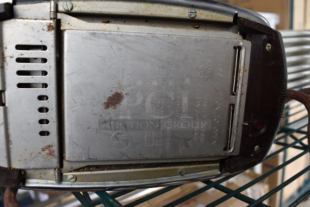 2 Countertop 2 Slot Toasters; White and Chrome Finish. Includes 5x9x7. 2 Times Your Bid! - Image 7 of 8