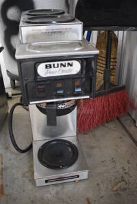 NICE! Bunn Model S Stainless Steel Commercial Countertop 3 Burner Coffee Machine w/ Poly Brew Basket. 120 Volts, 1 Phase. 8x18x21.5