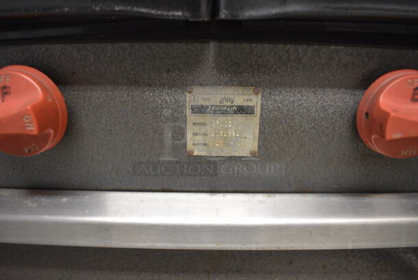 NICE! Franklin Chef Model GF1CO Metal Commercial Gas Powered 6 Burner Range w/ Lower Oven and Backsplash. 34x31x51 - Image 5 of 7