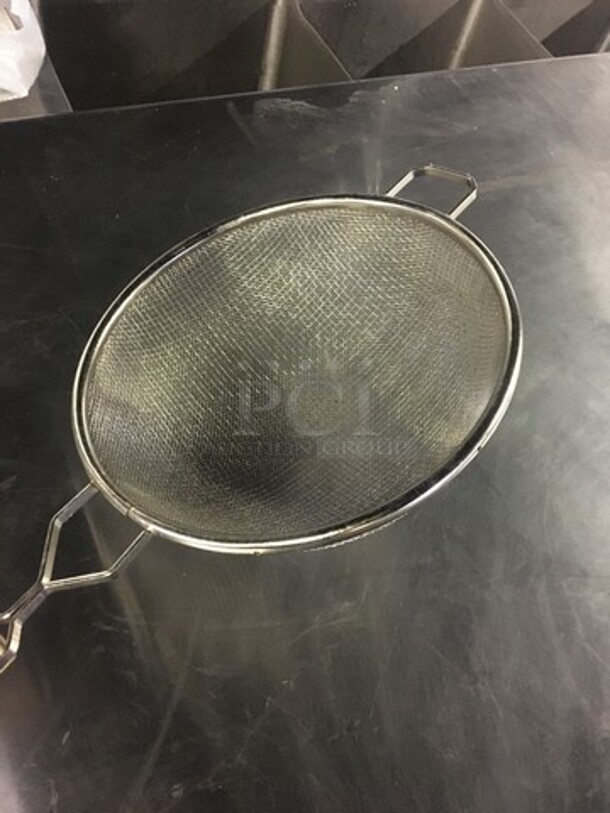 Metal Drainer! With Wooden Handle! - Image 2 of 5