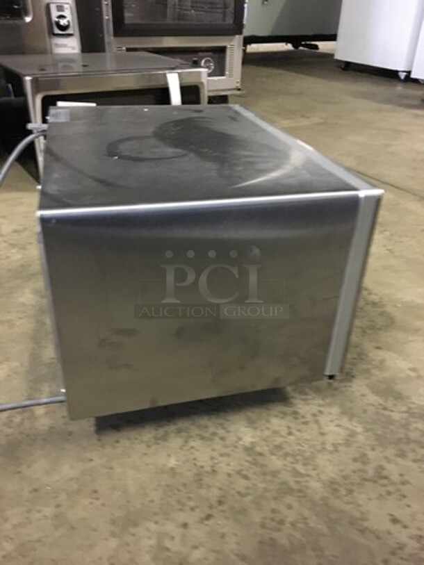 GREAT! Spectrum Countertop Microwave Oven! All Stainless Steel Body! With View Through Door! Model EMW1000ST Serial EMW1T020001780! 120V! Working When Removed! - Image 4 of 8