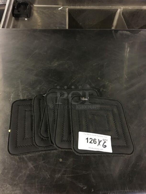 Heat Resistant Pot Holders! 6 X Your Bid! - Image 1 of 6