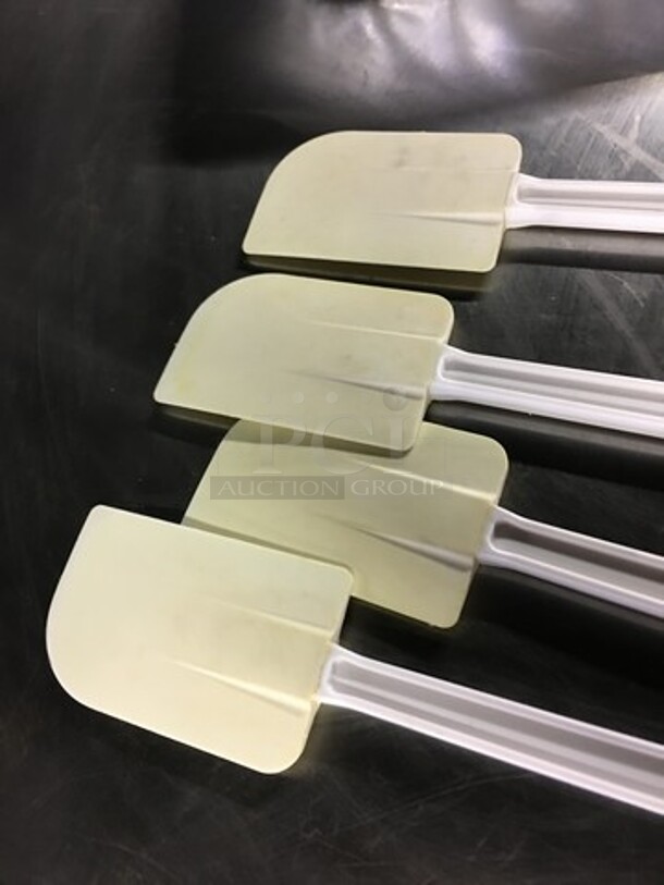 ALL ONE MONEY! Assorted Silicone Spatulas!  - Image 2 of 4