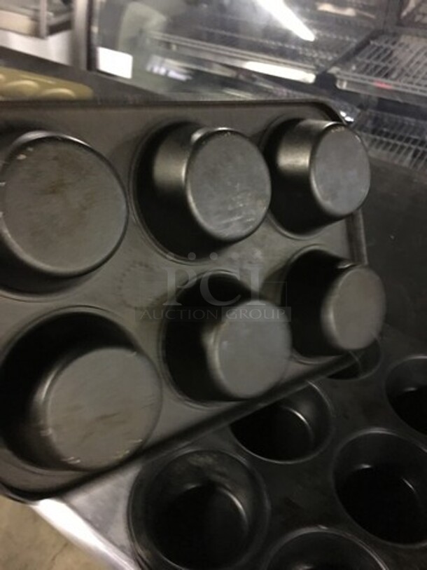 Metal 6 Hole Cupcake/Muffin Baking Pans! 5 X Your Bid! - Image 3 of 4