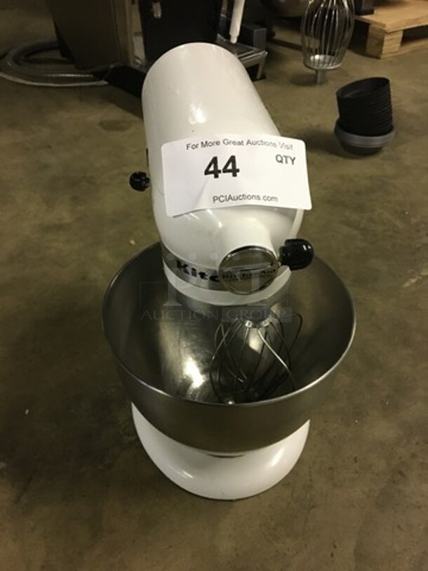 SWEET! LATE MODEL Kitchen Aid Countertop 4.5 Quart Mixer! With Bowl & Whisk Attachment! Model K45SS! 115V! Working When Removed! - Image 1 of 9