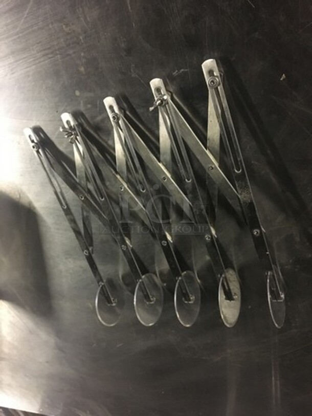 ALL ONE MONEY! Miscellaneous Kitchen Utensils!  - Image 4 of 4