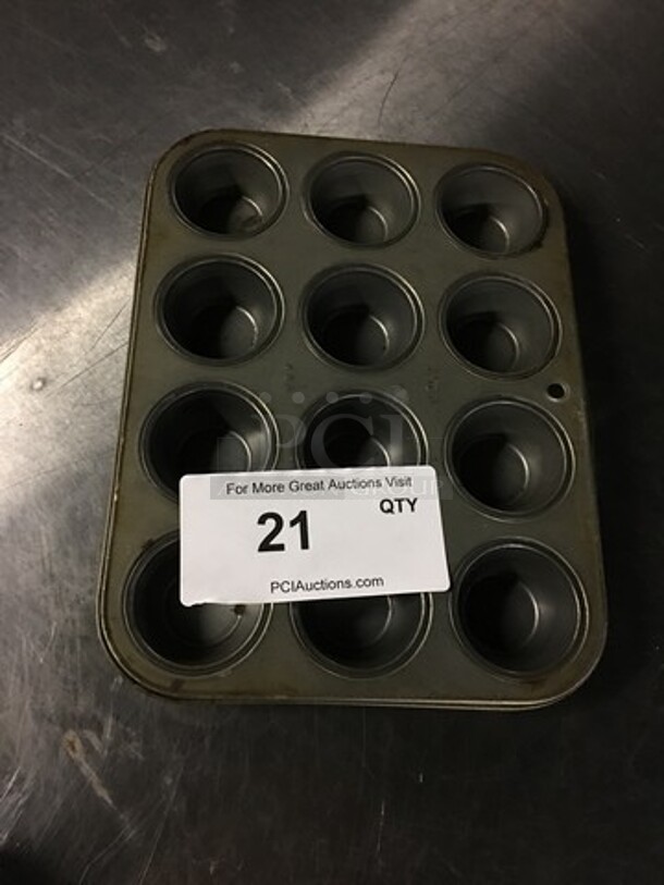 Metal 12 Hole Cupcake/Muffin Baking Pan!  - Image 1 of 3