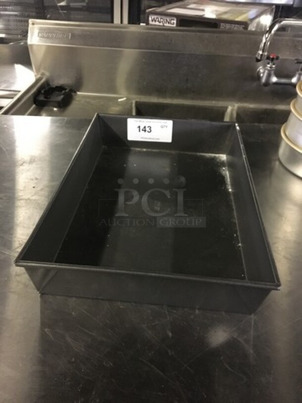 Winco Baking Cake Pan! - Image 1 of 5