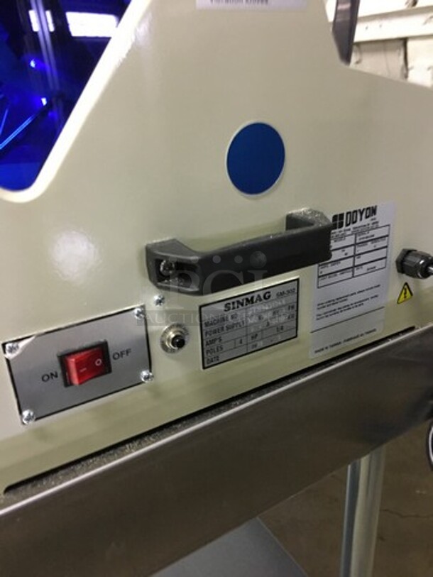 BEAUTIFUL! LATE MODEL 2018 BARLEY USED! Doyon Commercial Electric Bread Slicer! On Stainless Steel Commercial Equipment Stand! With Underneath Storage Space! Model SM302B Serial DYN1801046! 120V 1Phase! On Casters! Working When Removed! - Image 8 of 11