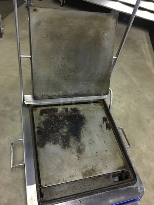 WOW! LATE MODEL Globe Commercial Countertop Panini Press Grill! All Stainless Steel! Model GSG14D! 120V! Working When Removed! - Image 5 of 9