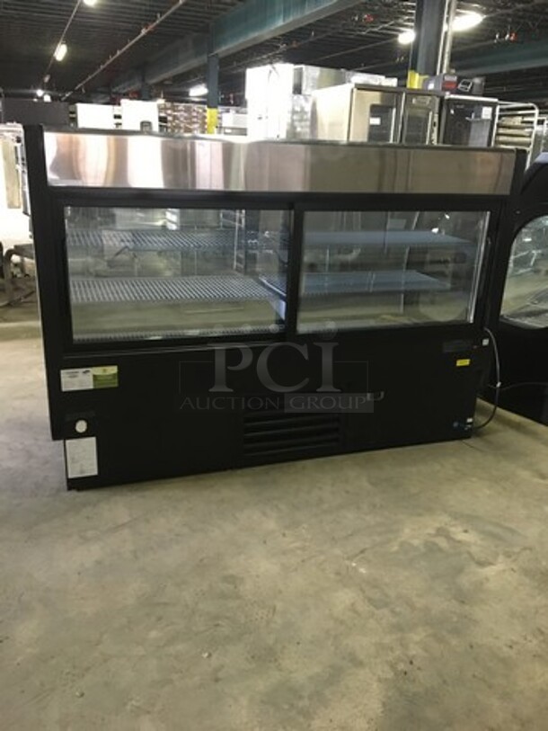 WOW! LATE MODEL 2018 Fogel Commercial Refrigerated Deli/Bakery Display Case! With Curved Front Glass! With 2 Sliding Rear Doors! Model ELITE6PFUS Serial 180517579! 115V 1Phase! Working When Removed! - Image 4 of 8