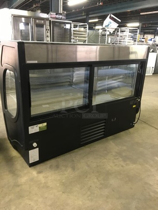 NICE! LATE MODEL 2018 Fogel Commercial Refrigerated Deli/Bakery Display Case! With Curved Front Glass! With 2 Sliding Rear Doors! Model ELITE6PFUS Serial 180517578! 115V 1Phase! Working When Removed! - Image 4 of 10
