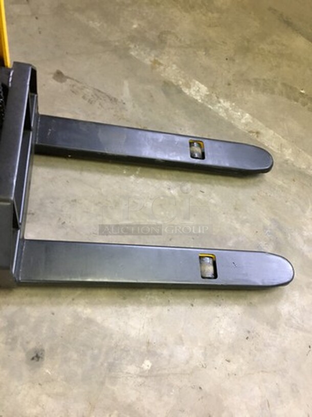 WOW! LIKE NEW BARLEY USED LATE MODEL 2019! Vestil Commercial Manual Stacker! With Fixed Forks/Legs! Model VHPS2000FF Serial 190310!  - Image 7 of 10