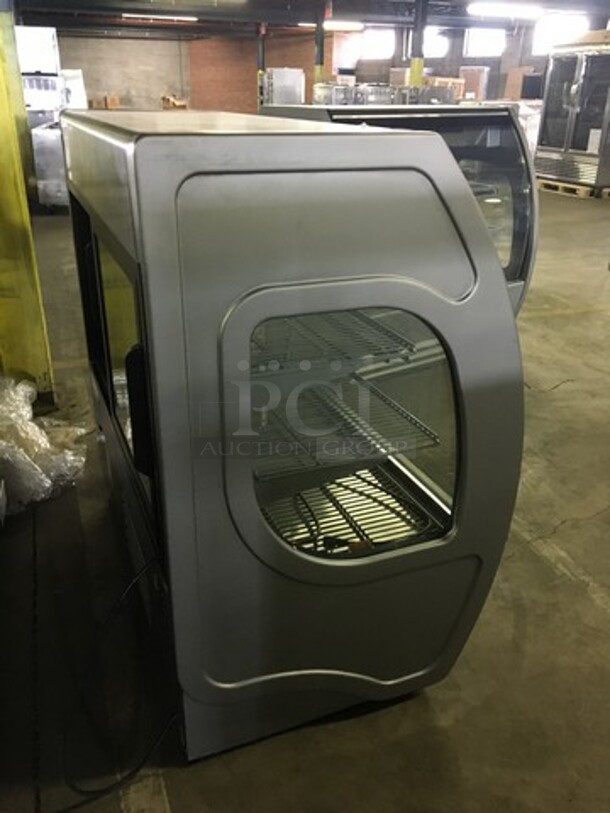BEAUTIFUL! LATE MODEL 2018 Fogel Commercial Refrigerated Deli/Bakery Display Case! With Curved Front Glass! With 2 Sliding Rear Doors! Model ELITE4PFUS Serial 1807106787! 115V 1Phase! Working When Removed! - Image 3 of 9