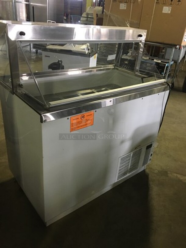 FAB! LATE MODEL 2019! Global Commercial Gelato Ice Cream Dipping Cabinet! With Slanted Front Glass! Model KDC47! 115V! Working When Removed! - Image 3 of 8