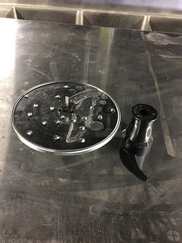 Oster Commercial Countertop Food Processor! With Attachments! Working When Removed! - Image 7 of 8
