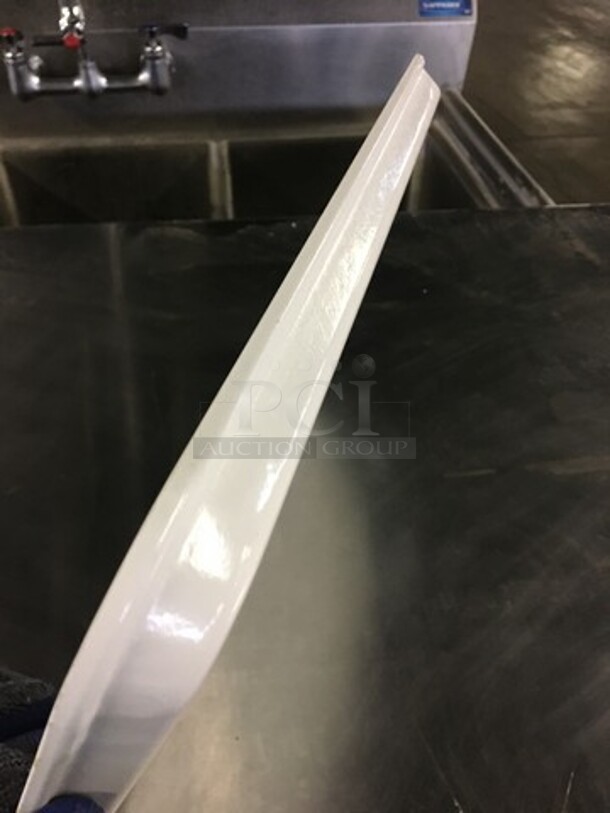 GREAT! Poly Food Serving Trays! 8 X Your Bid! - Image 2 of 5