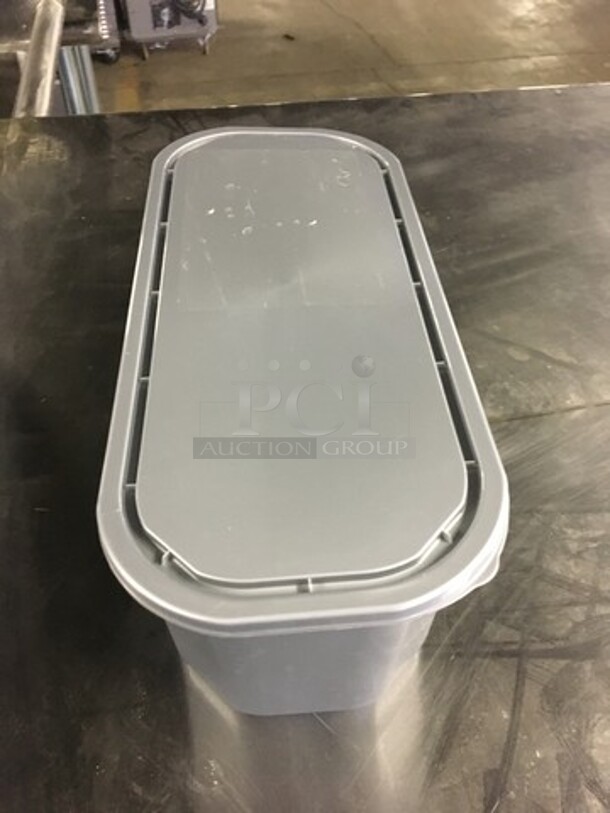 Poly 1/3 Food Holding Bins! With Lids! 2 X Your Bid!  - Image 3 of 4