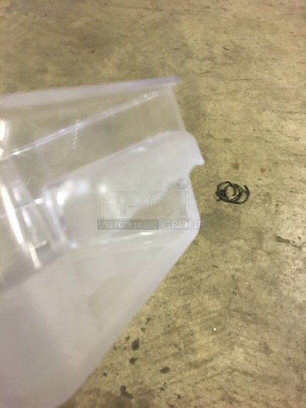 Winco Poly Measuring Container! 2 X Your Bid! - Image 3 of 5