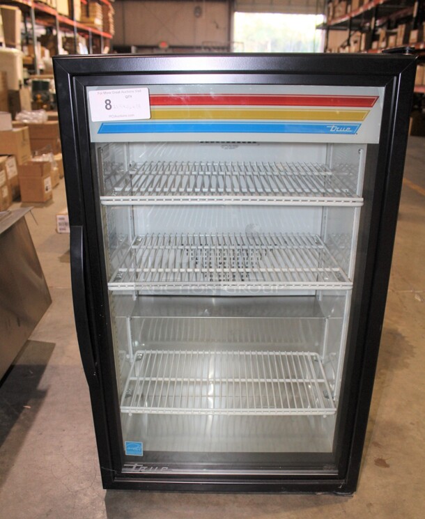 BRAND NEW SCRATCH/DENT! True Model GDM-07-HC-TSL01 Commercial Glass Door Countertop Refrigerator/Cooler. 23.5x26x38. 115V/60Hz. 