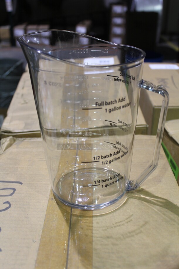 NEW! Cambro Camwear Commercial Clear Plastic 2 Quart Measuring Cups. 7.75x6x8.5. 12X Your Bid! 