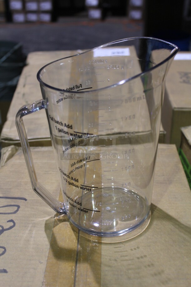 NEW! Cambro Camwear Commercial Clear Plastic 2 Quart Measuring Cups. 7.75x6x8.5. 12X Your Bid!  - Image 2 of 3