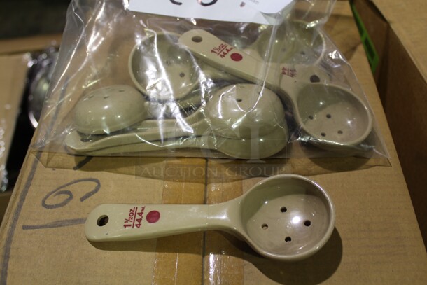 NEW! 8 Commercial Plastic 1.5 Ounce Perforated Portion/Measuring Spoons. 7x2.5x1. 8X Your Bid!  - Image 1 of 2
