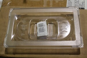 NEW IN BOX! 4 Vollrath Commercial Plastic Insert Lids. 7x4x1. 4X Your Bid! 