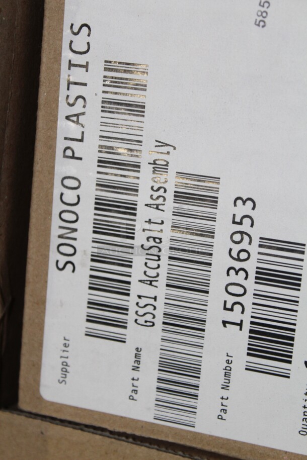 NEW! 4 Sonoco Plastics Commercial Salt/Seasoning Dispensers. 8x4x7.5. 4X Your Bid! - Image 2 of 2