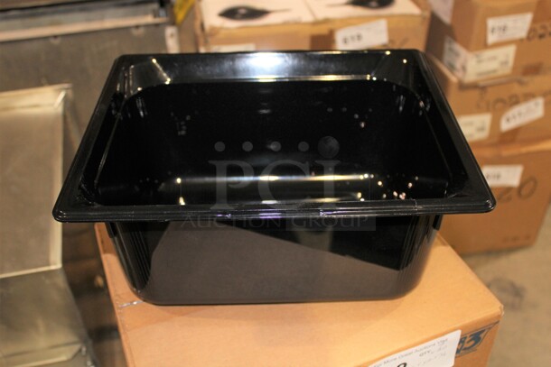 NEW IN BOX! 7 Vollrath Super Pan 3 Half Size Commercial Plastic Inserts. 12.5x10.5x6. 7X Your Bid!